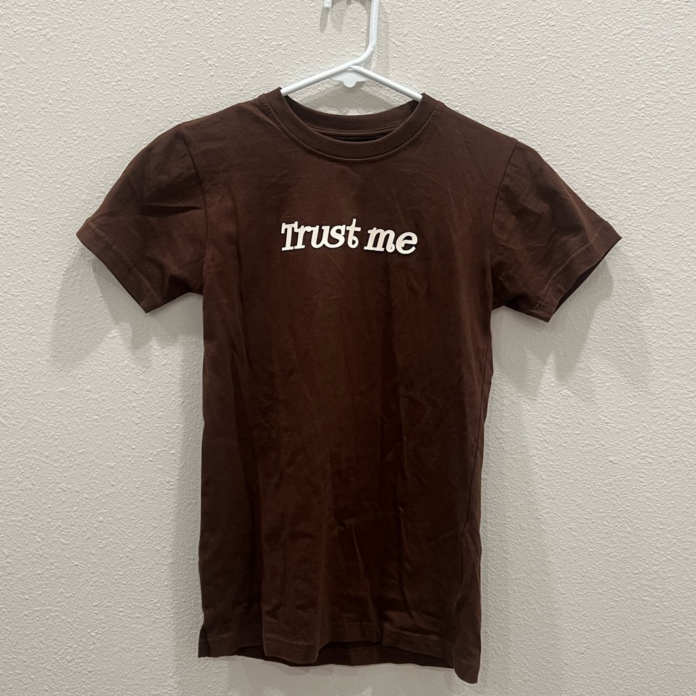 Women’s Evolution in Design Brown T-Shirt Size Medium